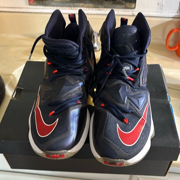 Nike Lebron 13 Midnight Navy Size 12 807219-461